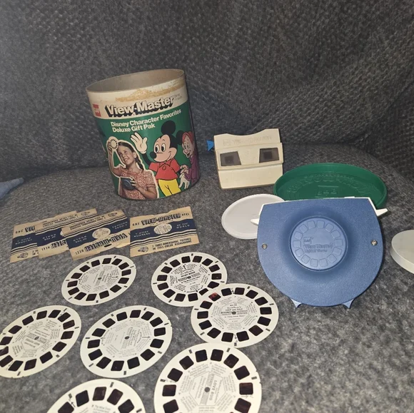 View-Master Disney Characters Kids Toy Reel Viewer - Blue/Green - Picture 1 of 10